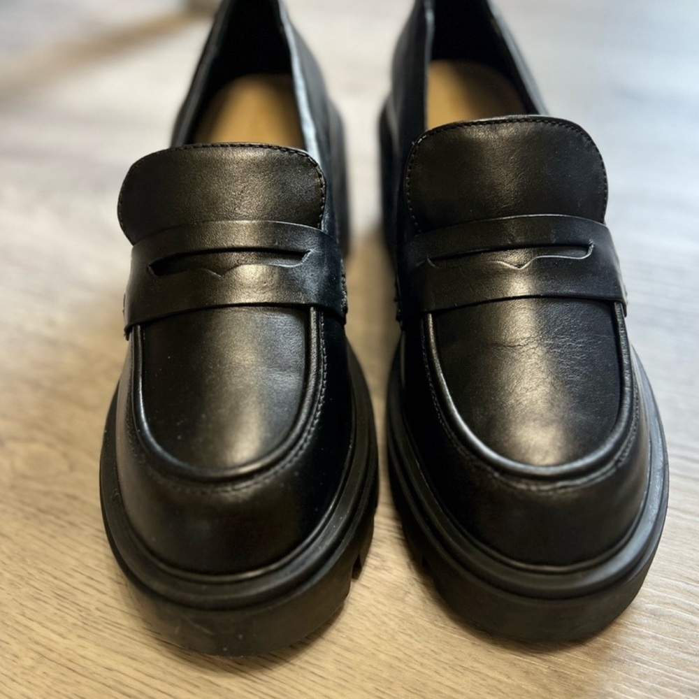 Schutz  Women’s Viola Tractor Leather Flat Black Women Shoes Loafers